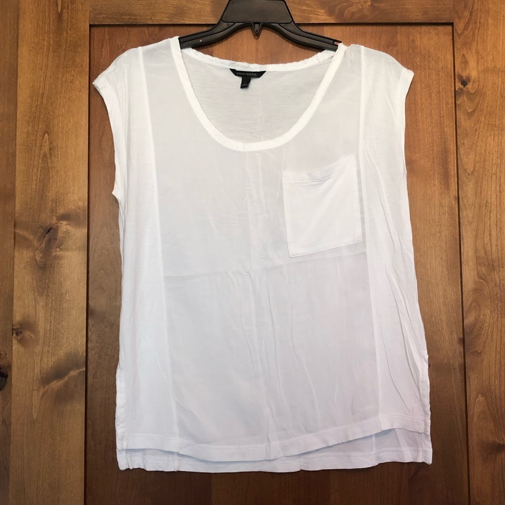 ✨3/$30✨Banana republic white tee